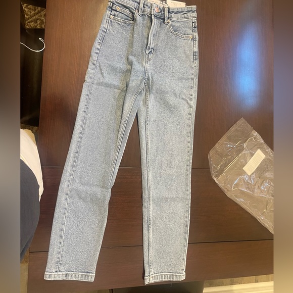 Stradivarius Jeans, brand new size 2 - Picture 2 of 8